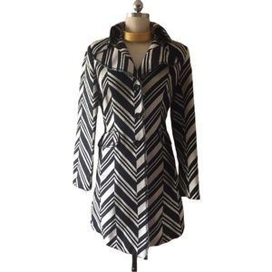 Black and Tan Chevron Striped Dress Coat Jacket SMALL EUC Bandolino